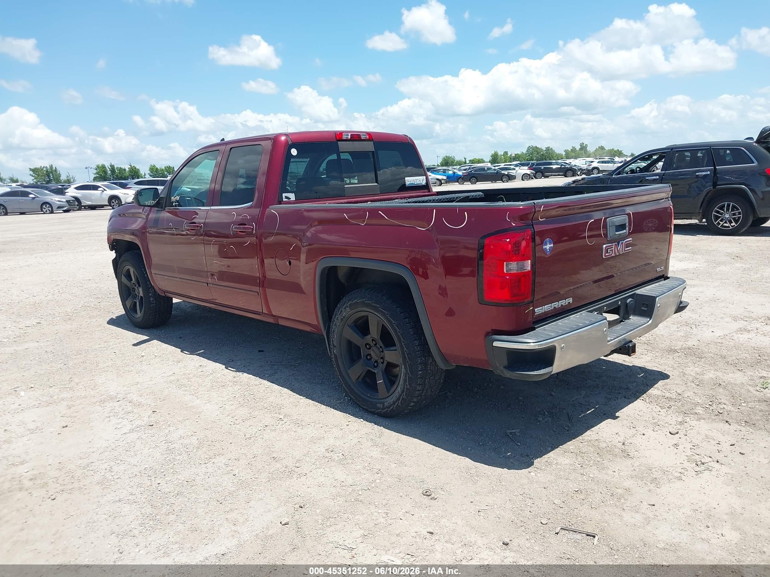 2015 Gmc Sierra 1500 Sle Red vin: 1GTR1UEC5FZ146977