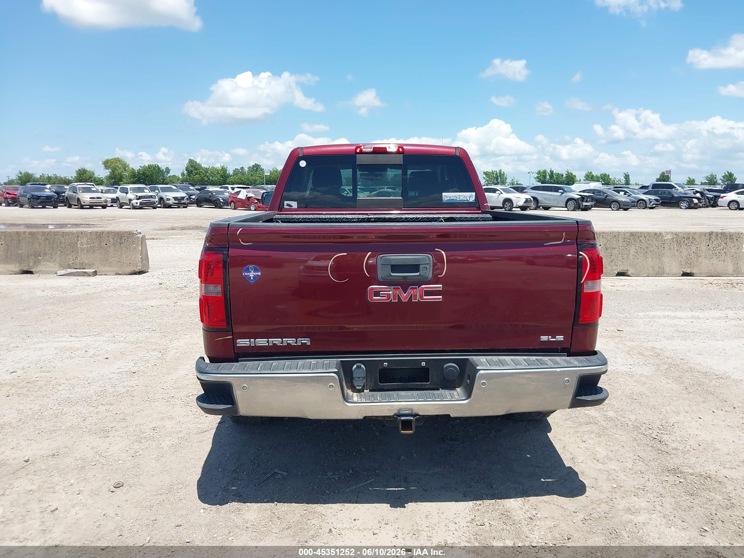 2015 Gmc Sierra 1500 Sle Red vin: 1GTR1UEC5FZ146977