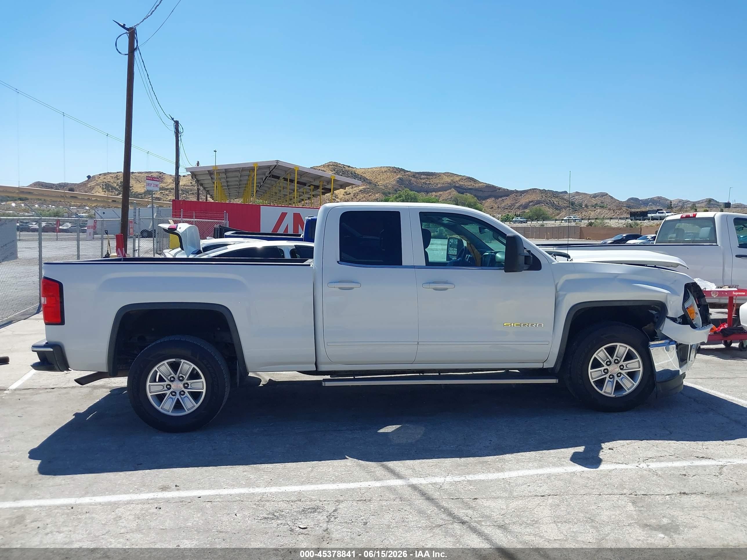 2015 Gmc Sierra 1500 Sle White vin: 1GTR1UEC8FZ289955