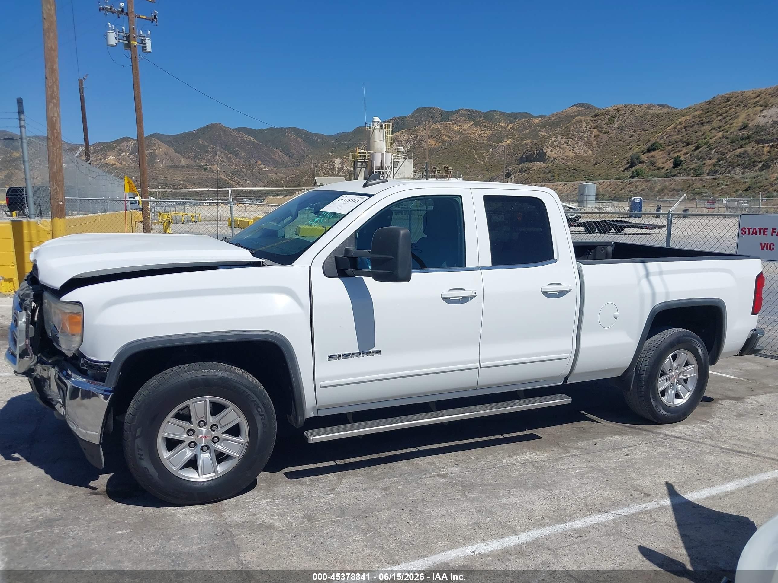 2015 Gmc Sierra 1500 Sle White vin: 1GTR1UEC8FZ289955