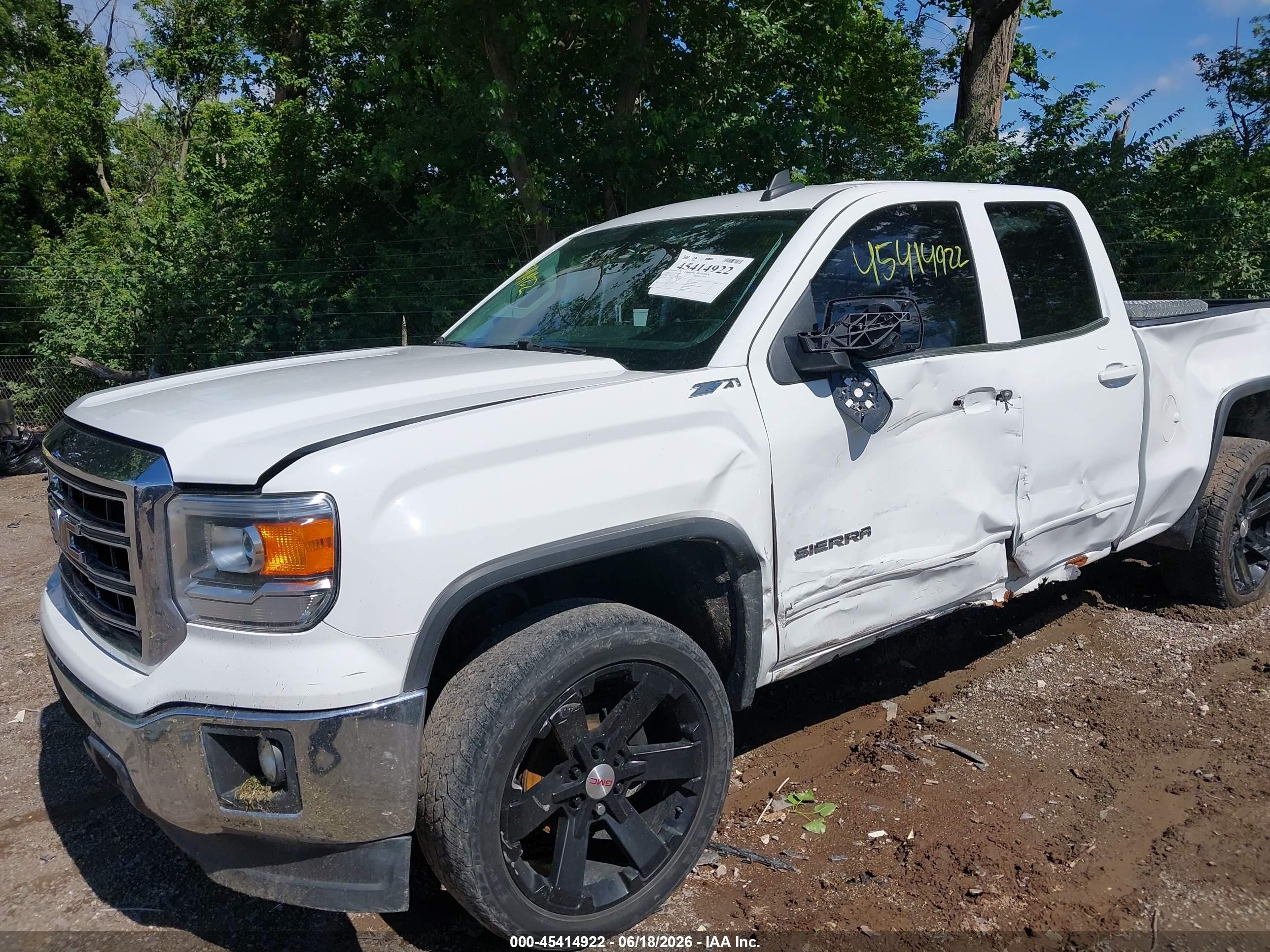 2015 Gmc Sierra 1500 Sle White vin: 1GTR1UEC8FZ350804