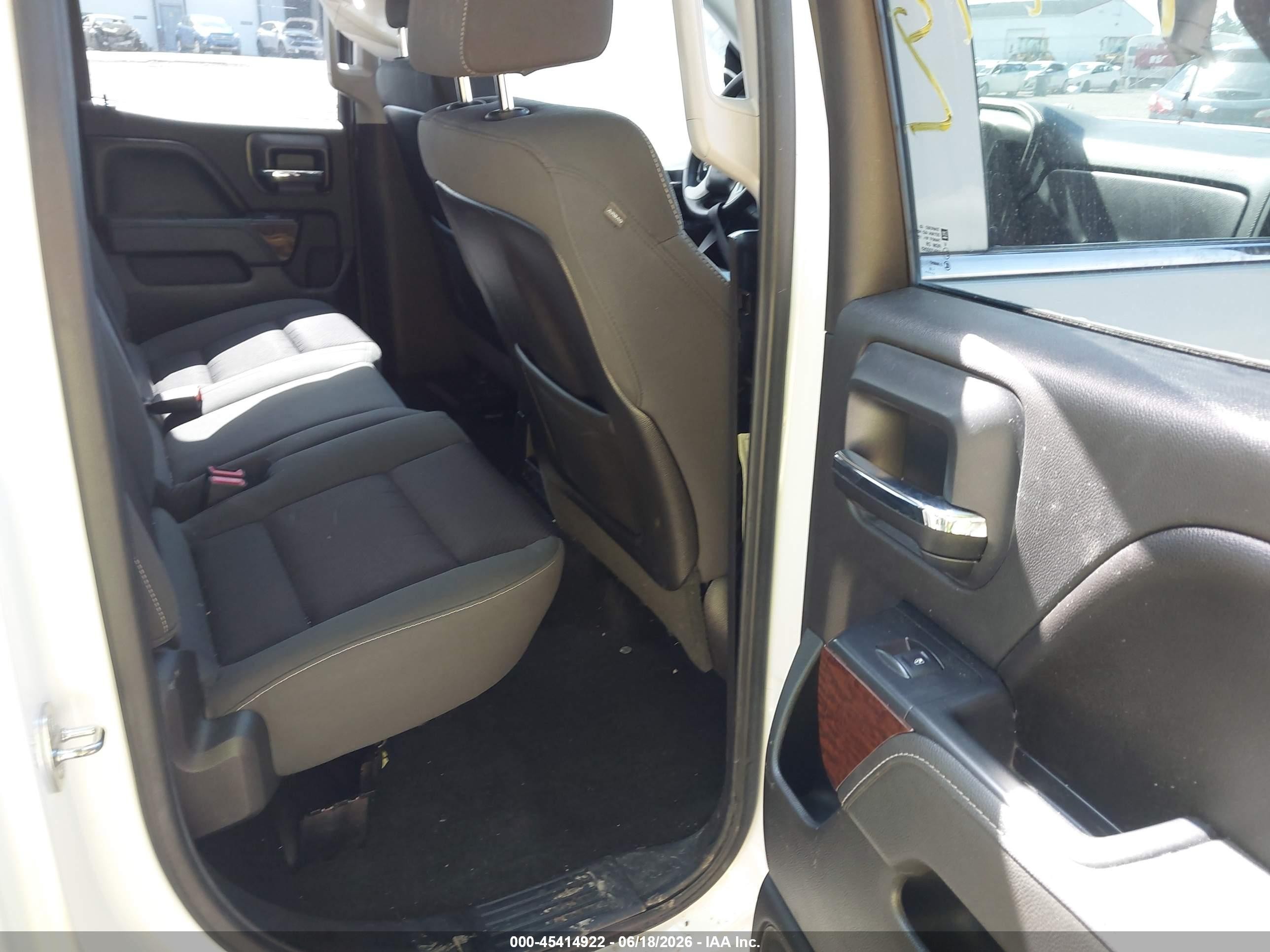 2015 Gmc Sierra 1500 Sle White vin: 1GTR1UEC8FZ350804
