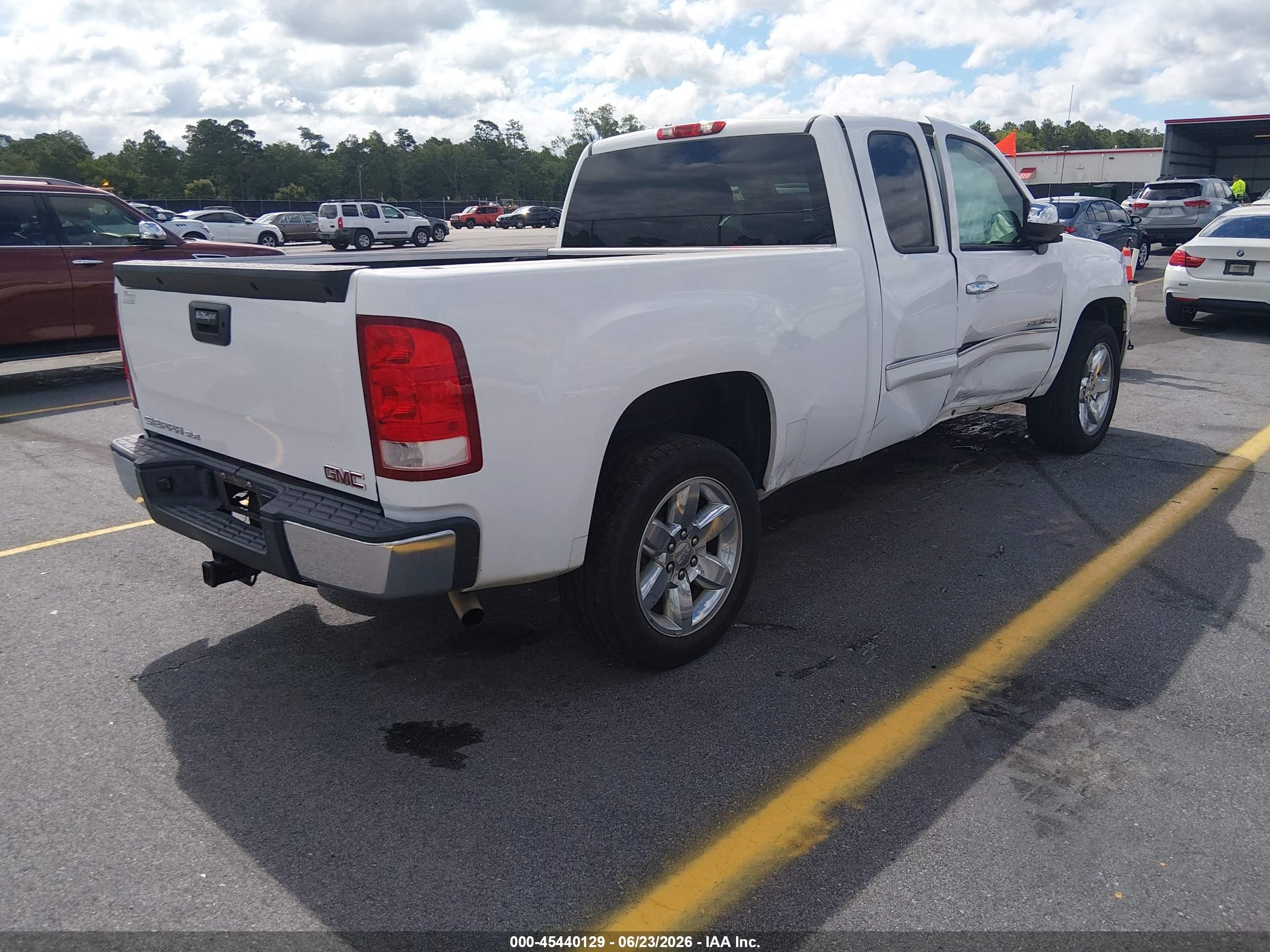 2013 Gmc Sierra 1500 Sle White vin: 1GTR1VE01DZ335070
