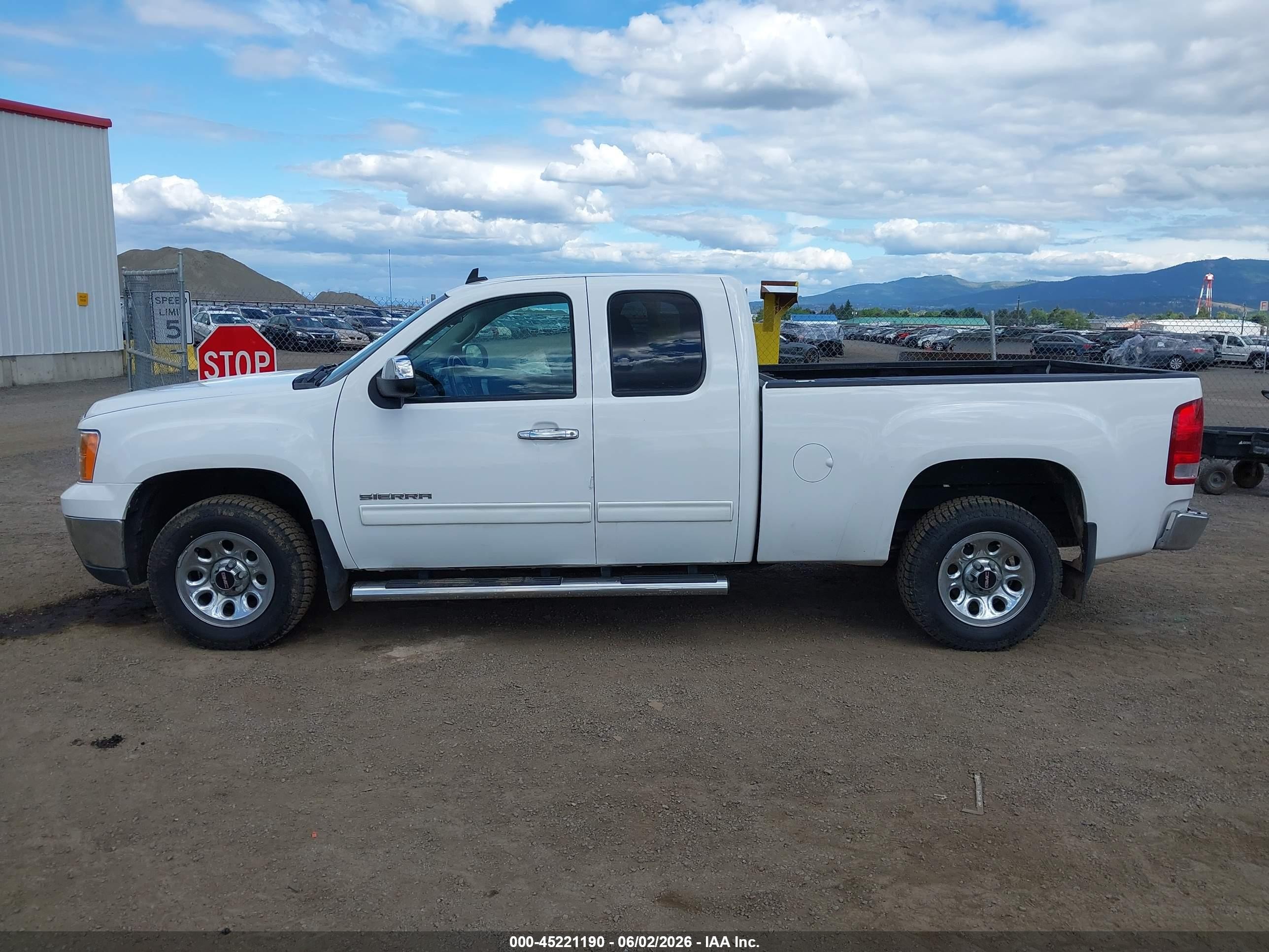 2013 Gmc Sierra 1500 Sl White vin: 1GTR2UEA2DZ404283