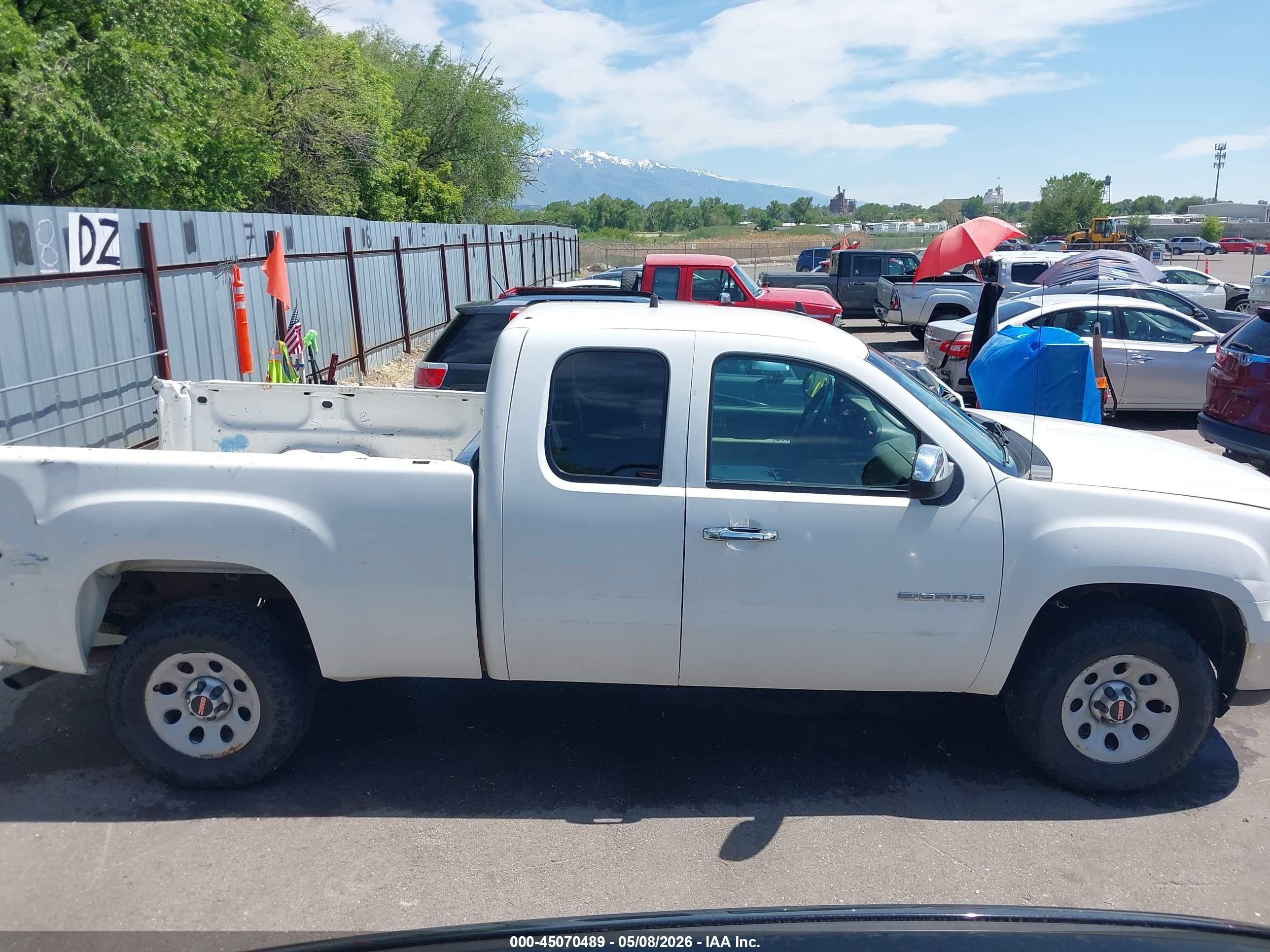 2011 Gmc Sierra 1500 Sle White vin: 1GTR2VE32BZ211152