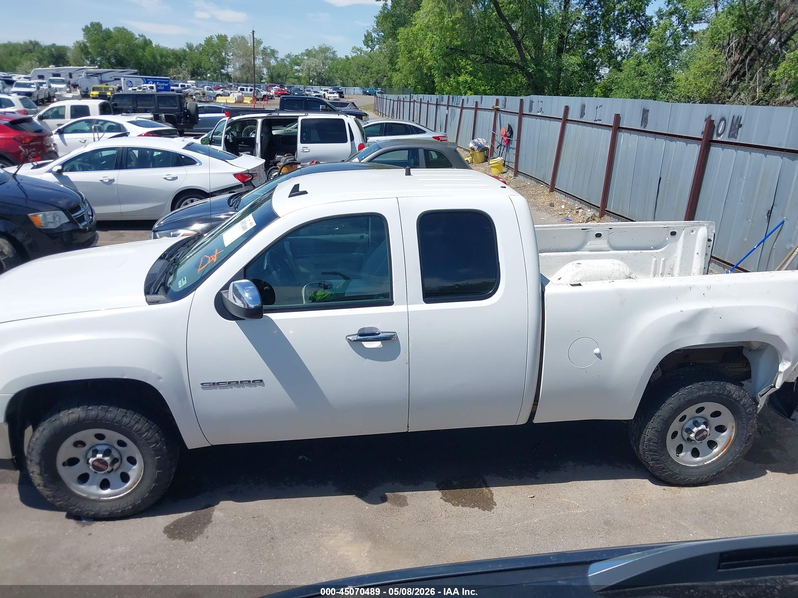 2011 Gmc Sierra 1500 Sle White vin: 1GTR2VE32BZ211152
