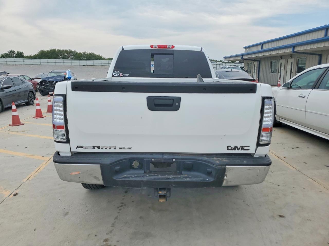2011 Gmc Sierra K1500 Sle White vin: 1GTR2VE37BZ181968