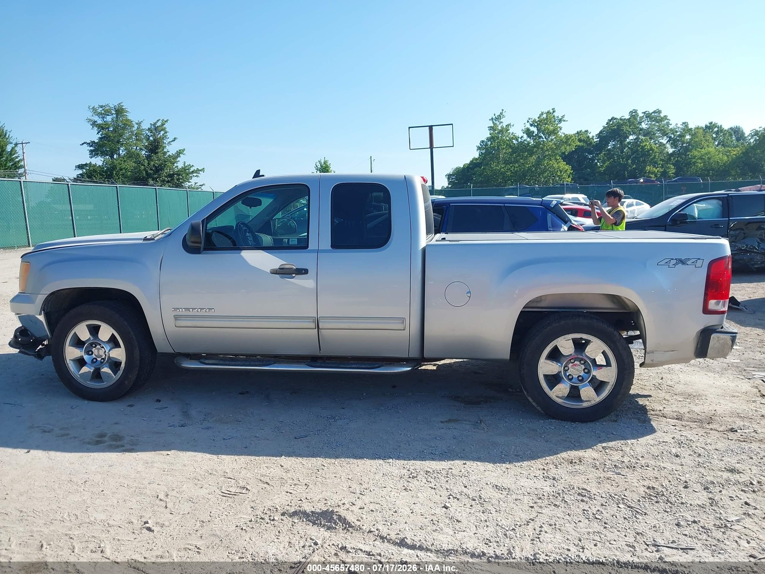 2011 Gmc Sierra 1500 Sle Silver vin: 1GTR2VE39BZ364904