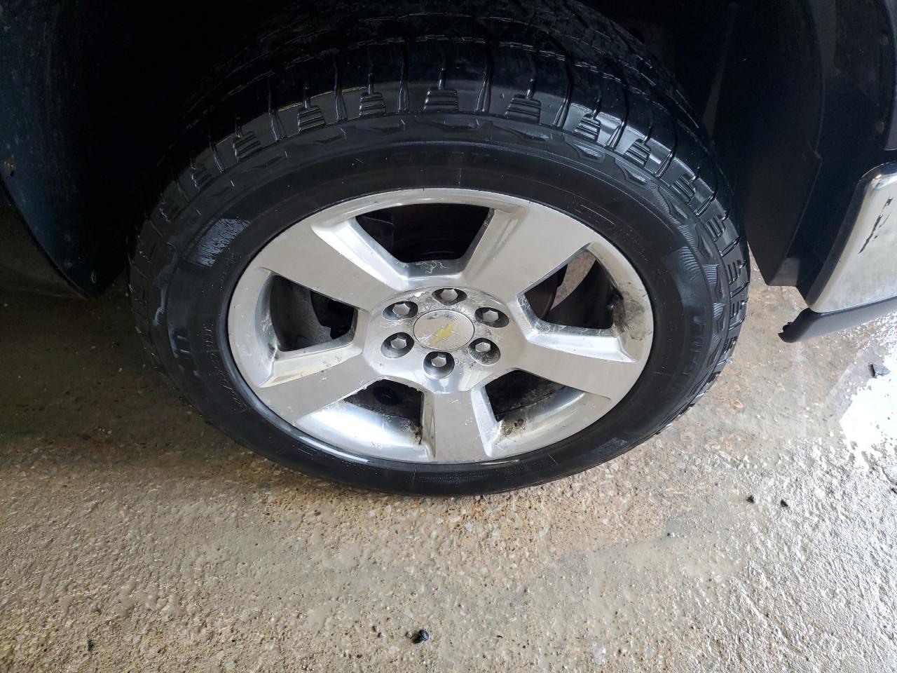 2011 Gmc Sierra K1500 Sle Black vin: 1GTR2VE3XBZ342264 Damage: Right Front Wheel, Corrosion, 11 To 12 Inches