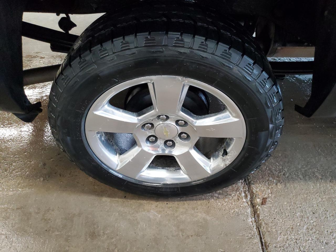 2011 Gmc Sierra K1500 Sle Black vin: 1GTR2VE3XBZ342264 Damage: Right Rear Wheel, Corrosion, > 12 Inches