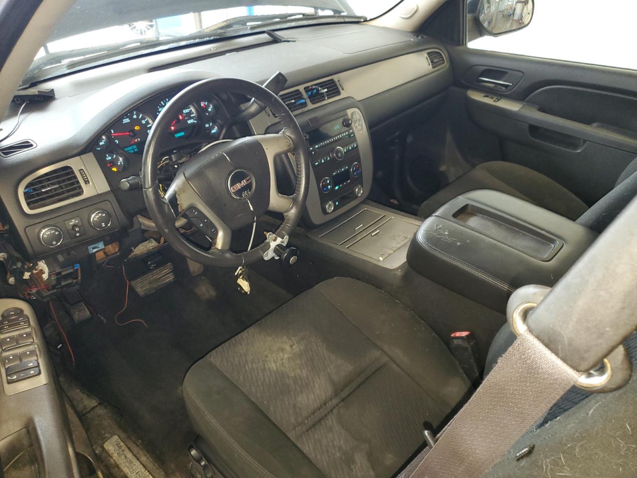 2011 Gmc Sierra K1500 Sle Black vin: 1GTR2VE3XBZ342264 Damage: Console Cover, Torn, 3 To 4 Inches