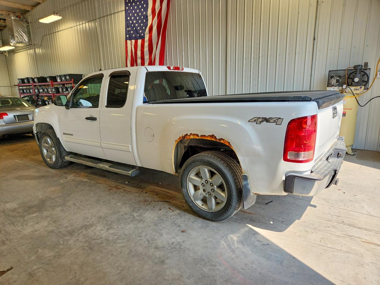2013 Gmc Sierra K1500 Sle White vin: 1GTR2VE72DZ282096