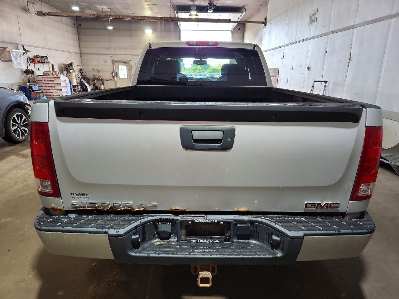 2013 Gmc Sierra K1500 Sle Серебряный vin: 1GTR2VE73DZ277831