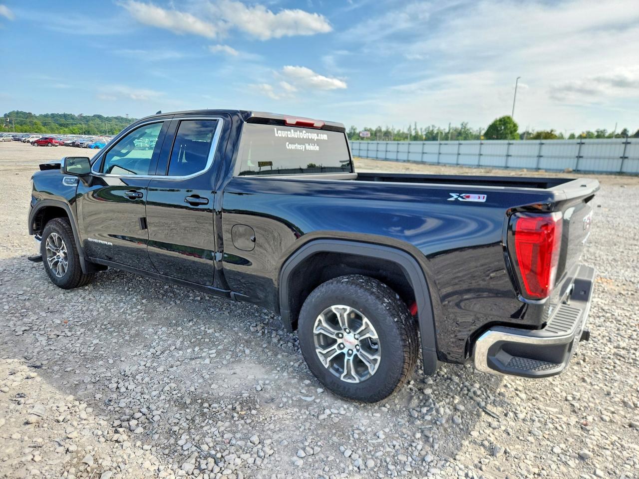 2026 Gmc Siera15002wd Black vin: 1GTRUBED9TZ316340