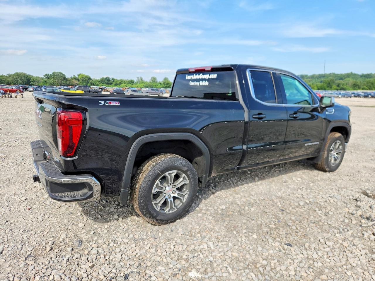 2026 Gmc Siera15002wd Black vin: 1GTRUBED9TZ316340
