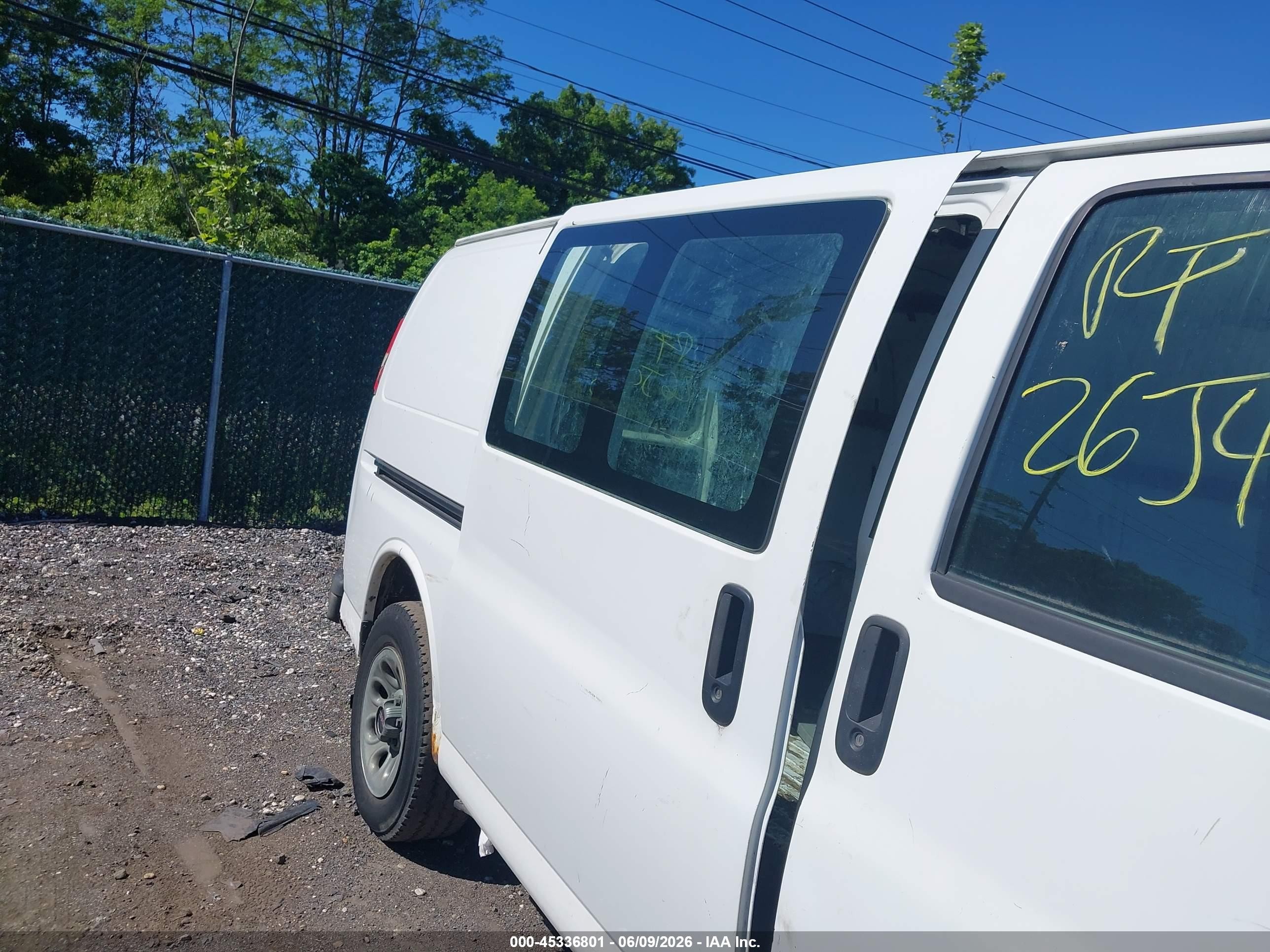 2012 Gmc Savana 1500 Work Van White vin: 1GTS8AF47C1134651
