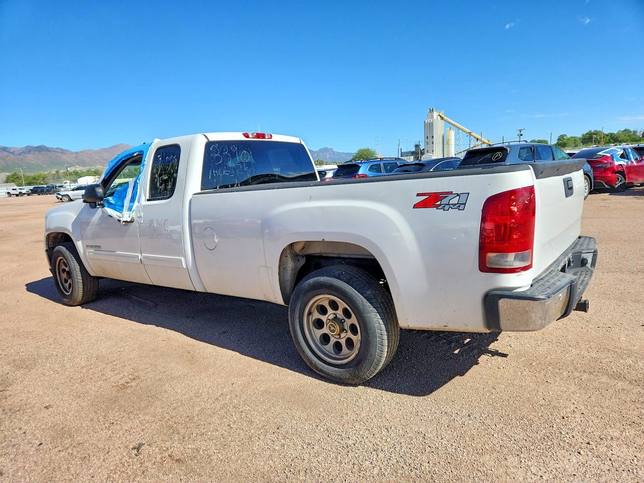 2010 Gmc Sierra K1500 Sle White vin: 1GTSKVE08AZ288775