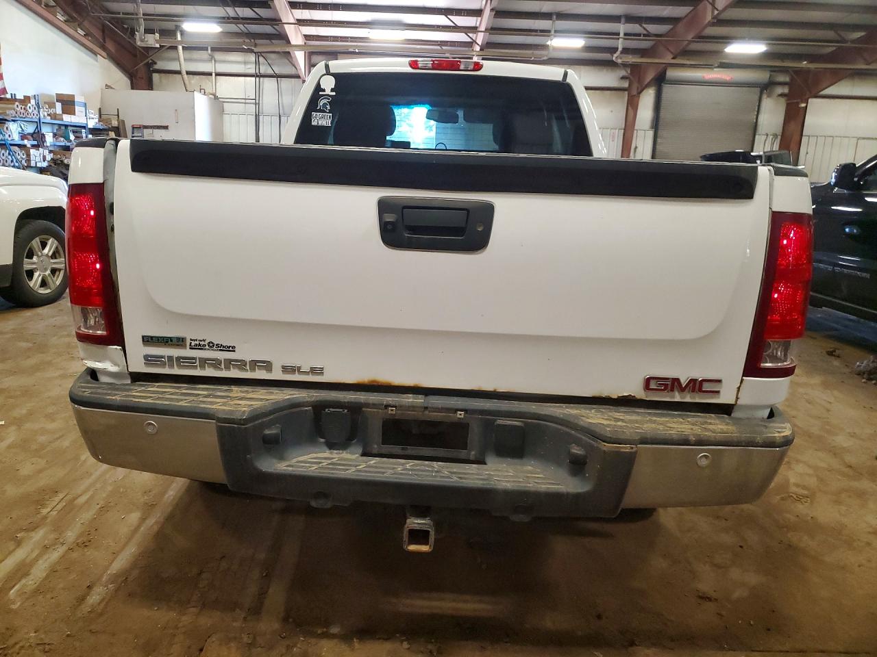 2010 Gmc Sierra K1500 Sle White vin: 1GTSKVE31AZ143667