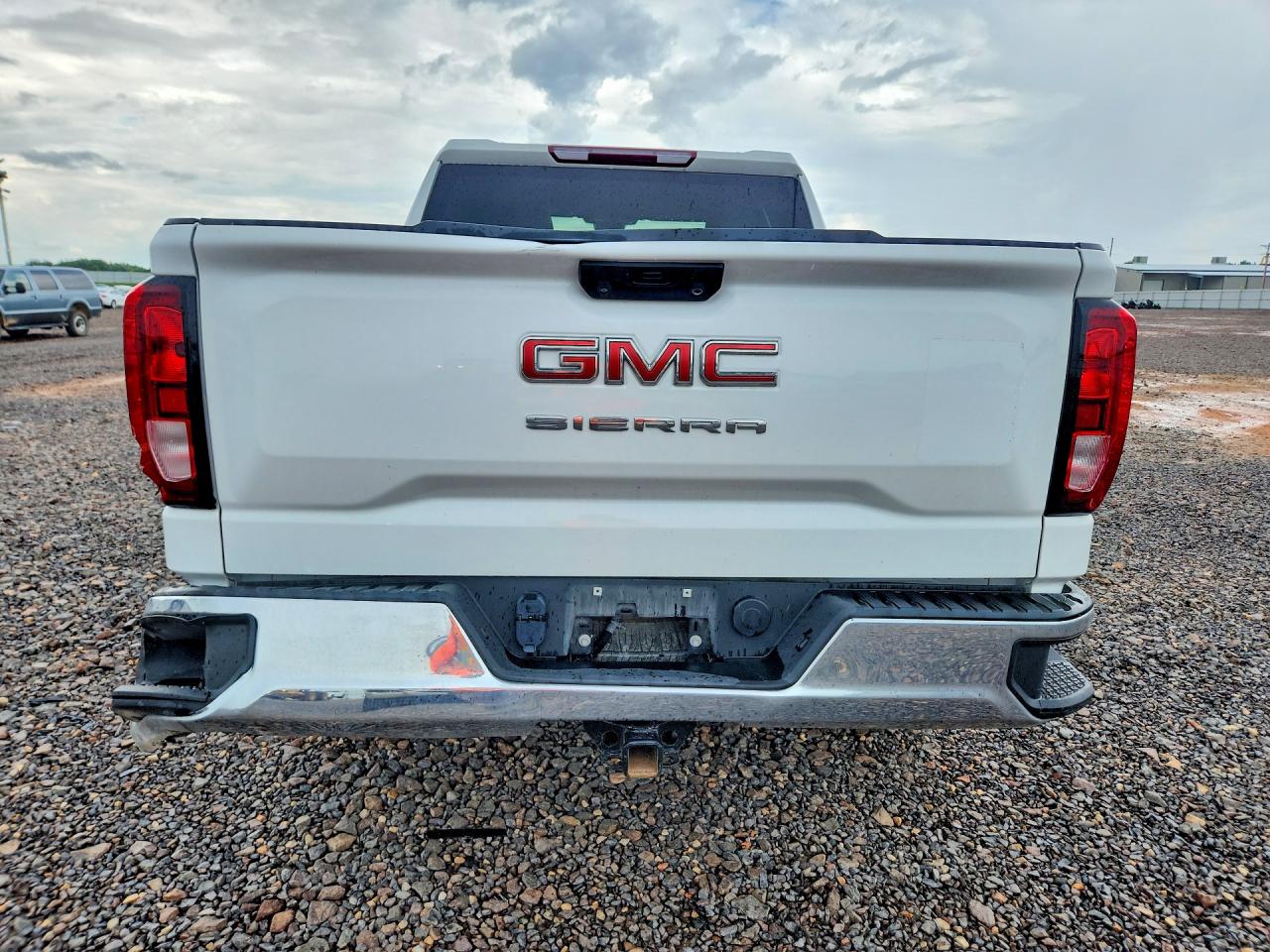 2024 Gmc 1500 White vin: 1GTUUAED0RZ348929