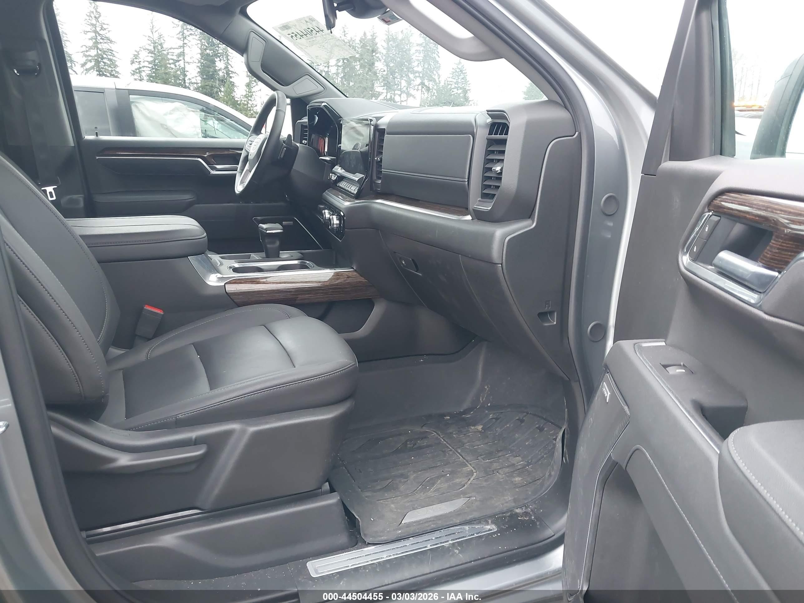 2025 Gmc Sierra 1500 4wd  Standard Box Elevation Gray vin: 1GTUUCED2SZ295846