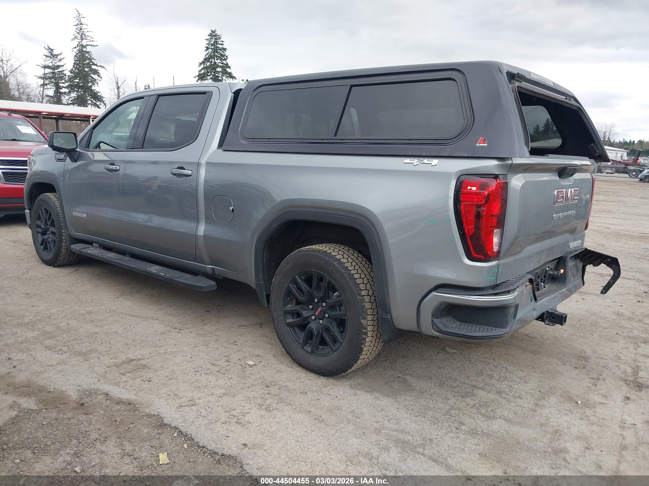 2025 Gmc Sierra 1500 4wd  Standard Box Elevation Gray vin: 1GTUUCED2SZ295846