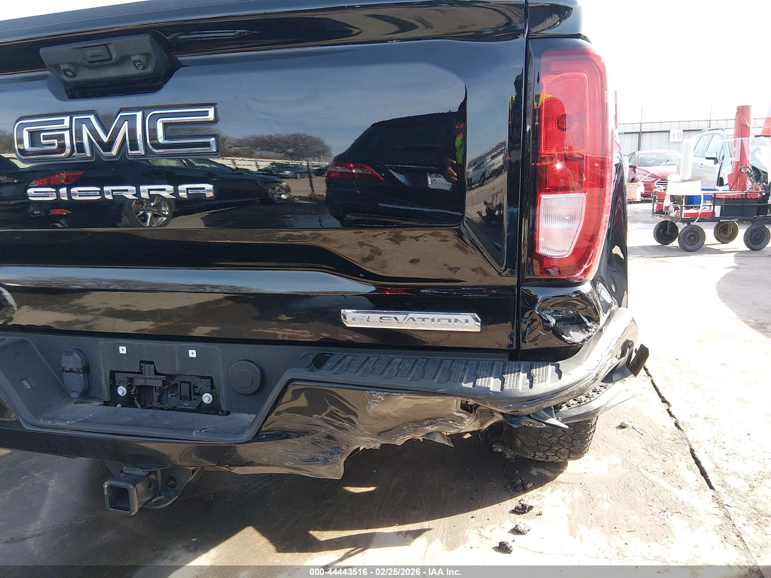2024 Gmc Sierra 1500 4wd  Short Box Elevation With 3sb Черный vin: 1GTUUCED3RZ191568