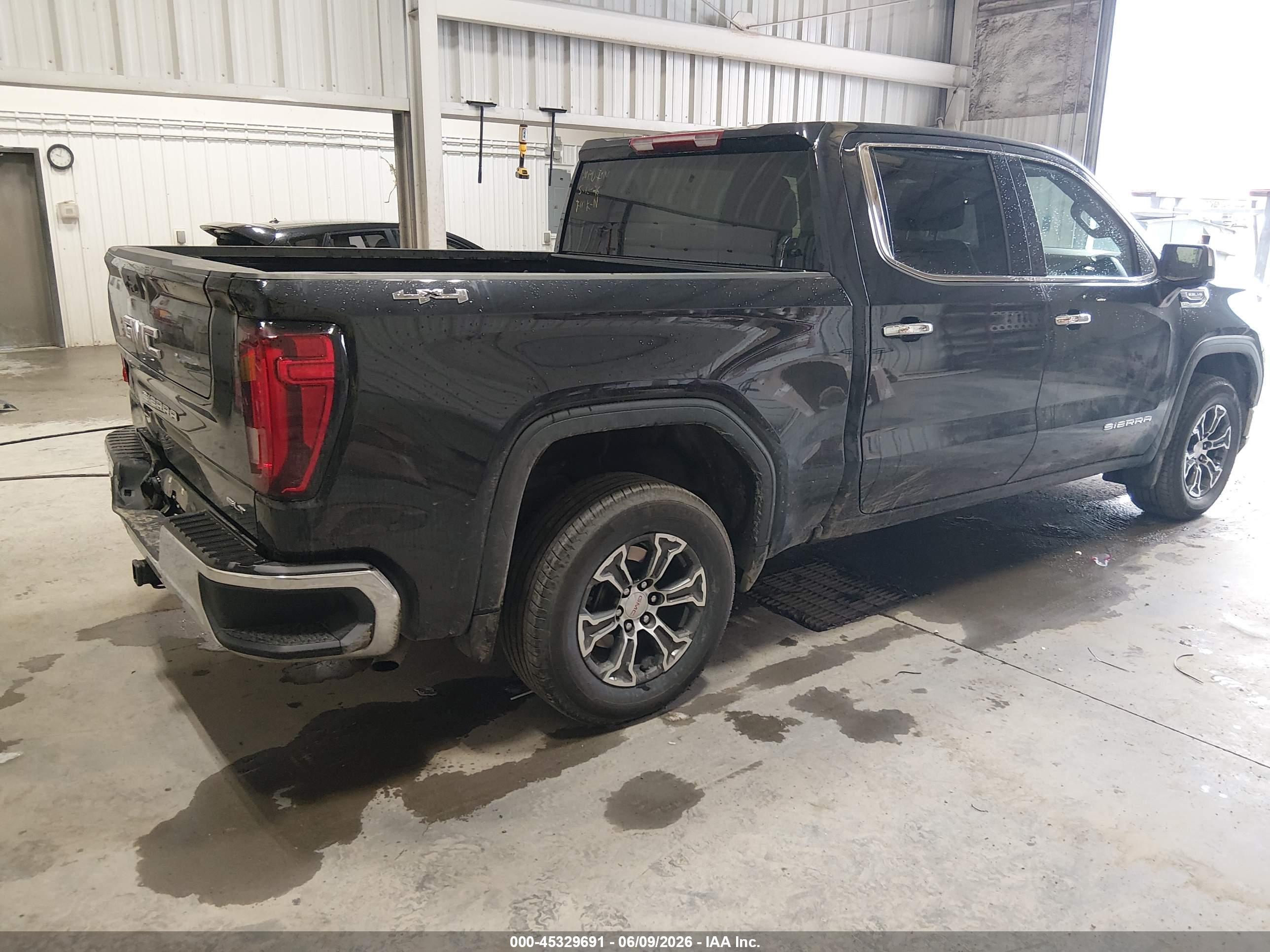 2025 Gmc Sierra 1500 4wd  Short Box Slt Черный vin: 1GTUUDED4SZ263387