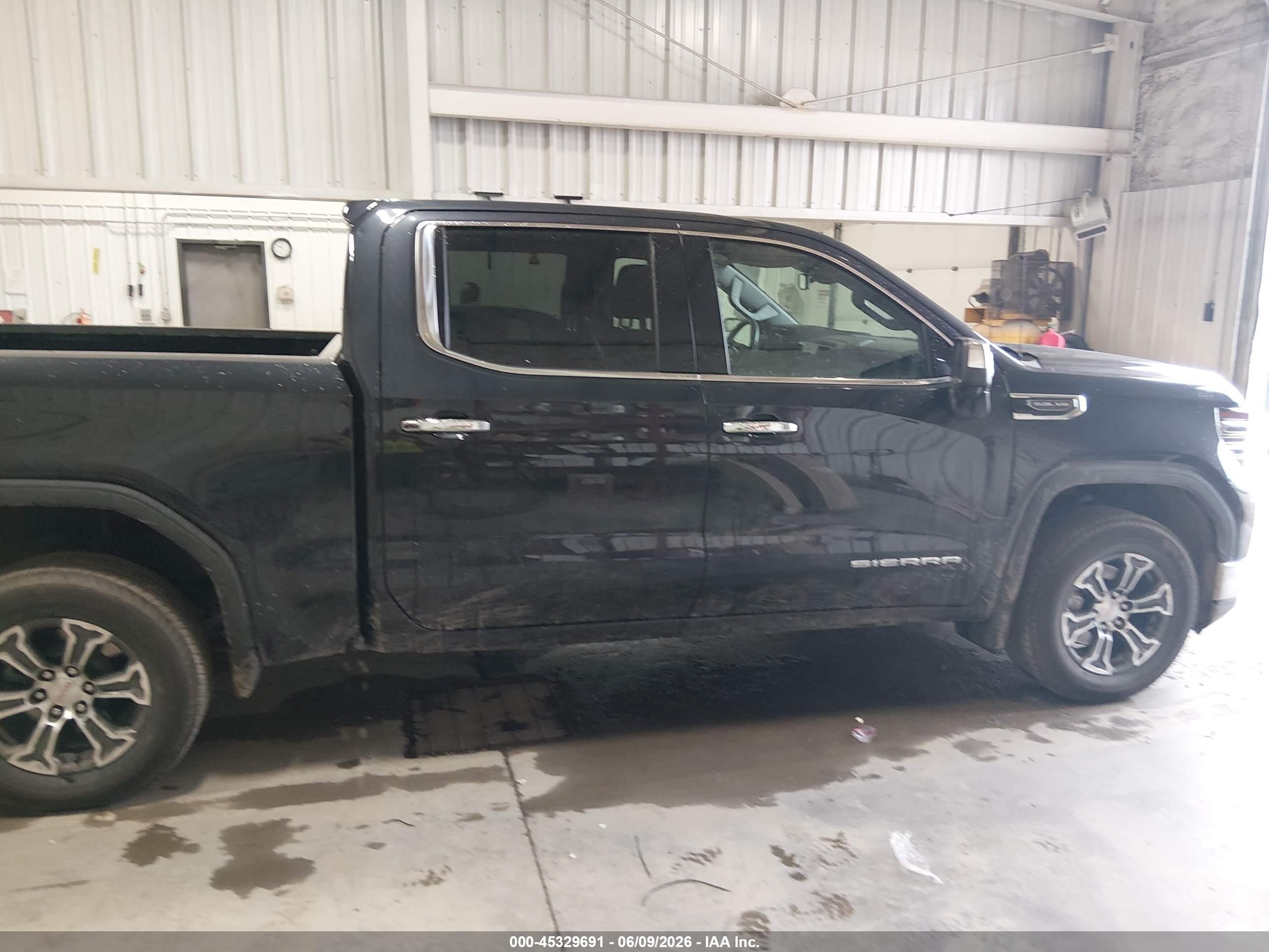 2025 Gmc Sierra 1500 4wd  Short Box Slt Черный vin: 1GTUUDED4SZ263387