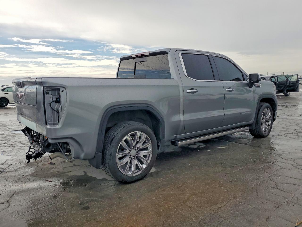 2023 Gmc Sierra K1500 Denali Silver vin: 1GTUUGEL1PZ329880