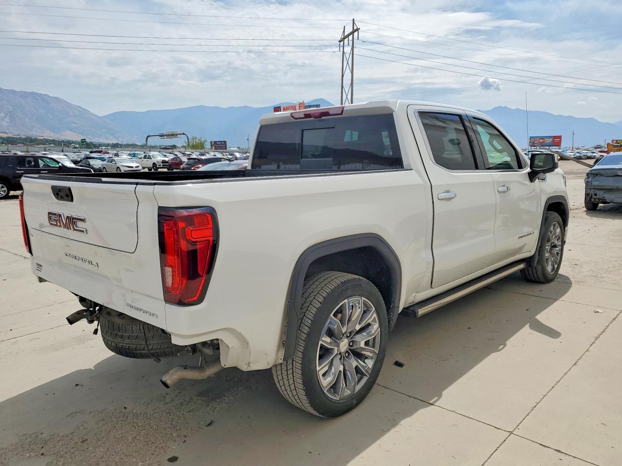 2025 Gmc Sierra K1500 Denali White vin: 1GTUUGEL2SZ145492