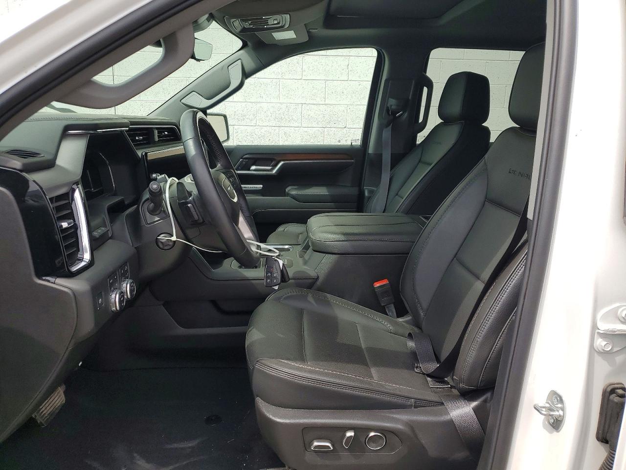 2025 Gmc Sierra K1500 Denali White vin: 1GTUUGEL2SZ145492
