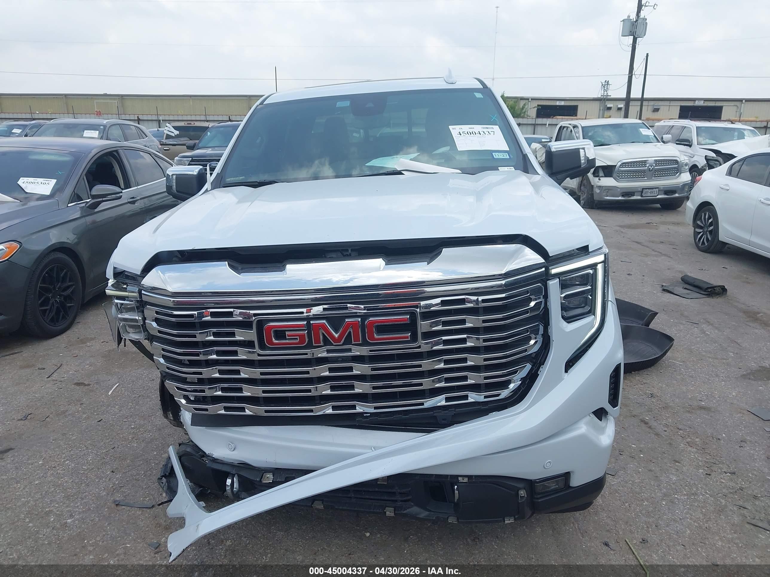2026 Gmc Sierra 1500 , Short Bed, Denali, 4wd White vin: 1GTUUGEL4TZ211834