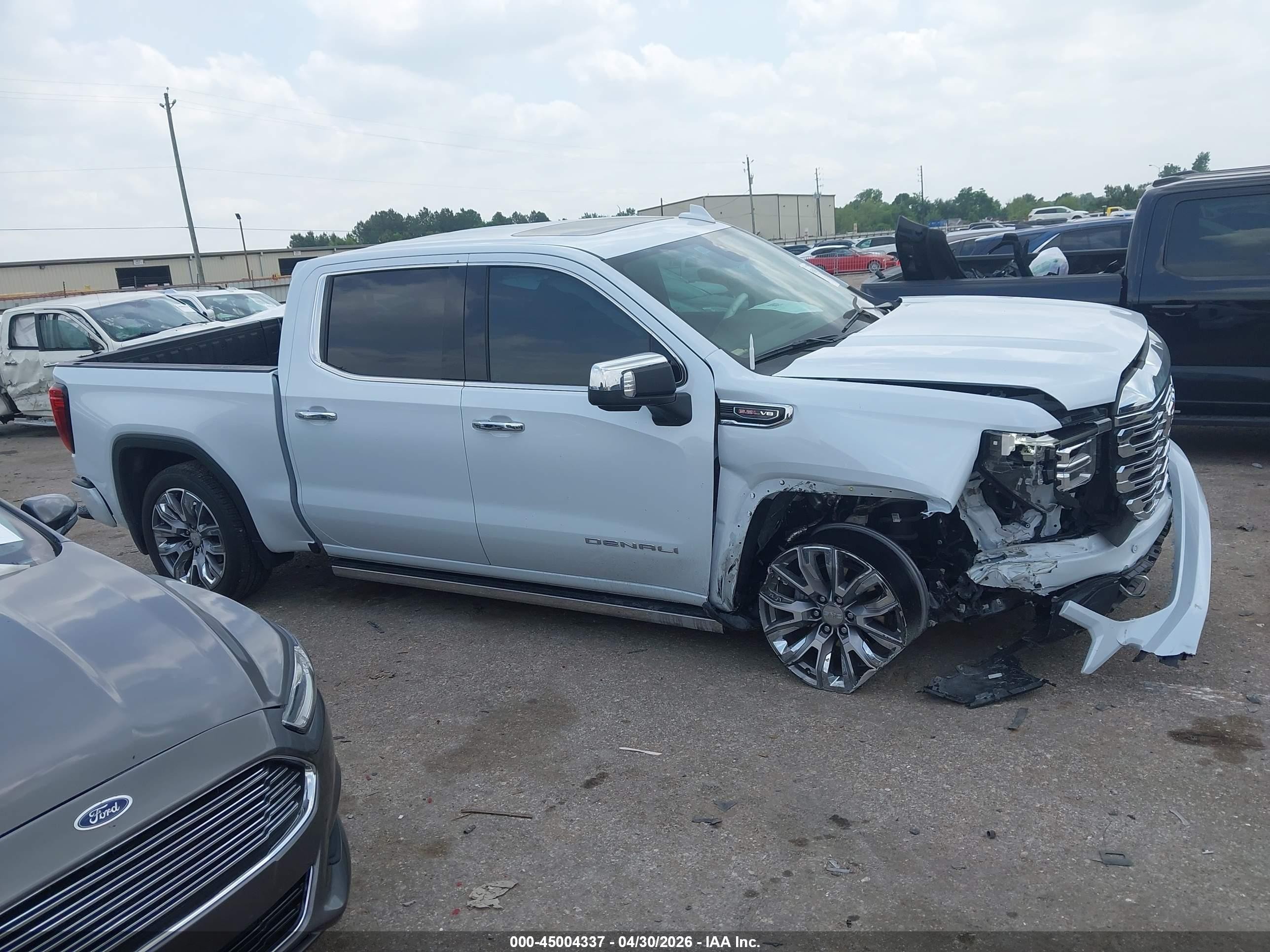 2026 Gmc Sierra 1500 , Short Bed, Denali, 4wd White vin: 1GTUUGEL4TZ211834