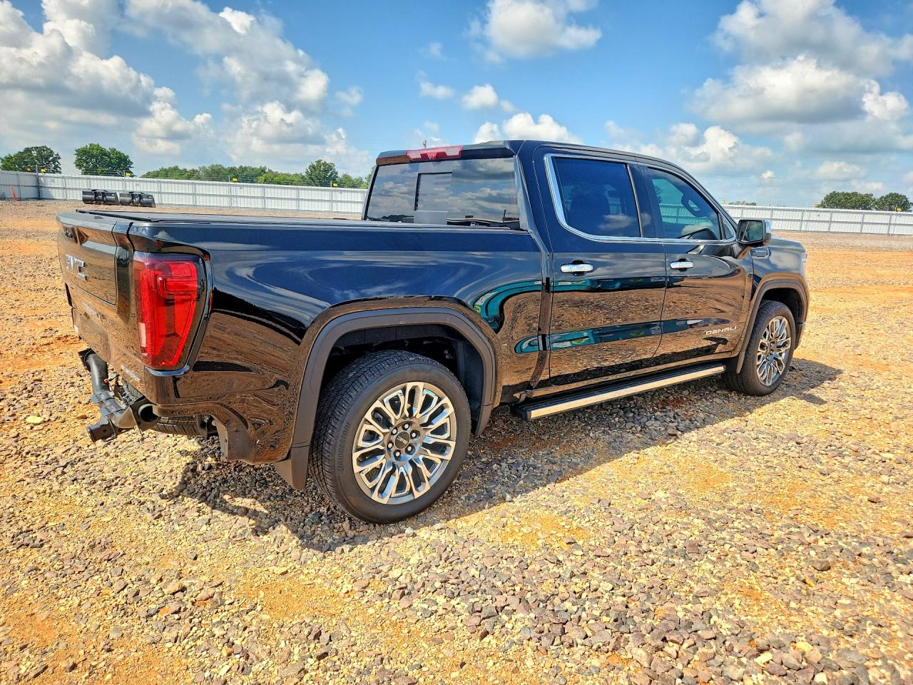 2025 Gmc Sierra K1500 Denali Ultimate Черный vin: 1GTUUHE87SZ235156