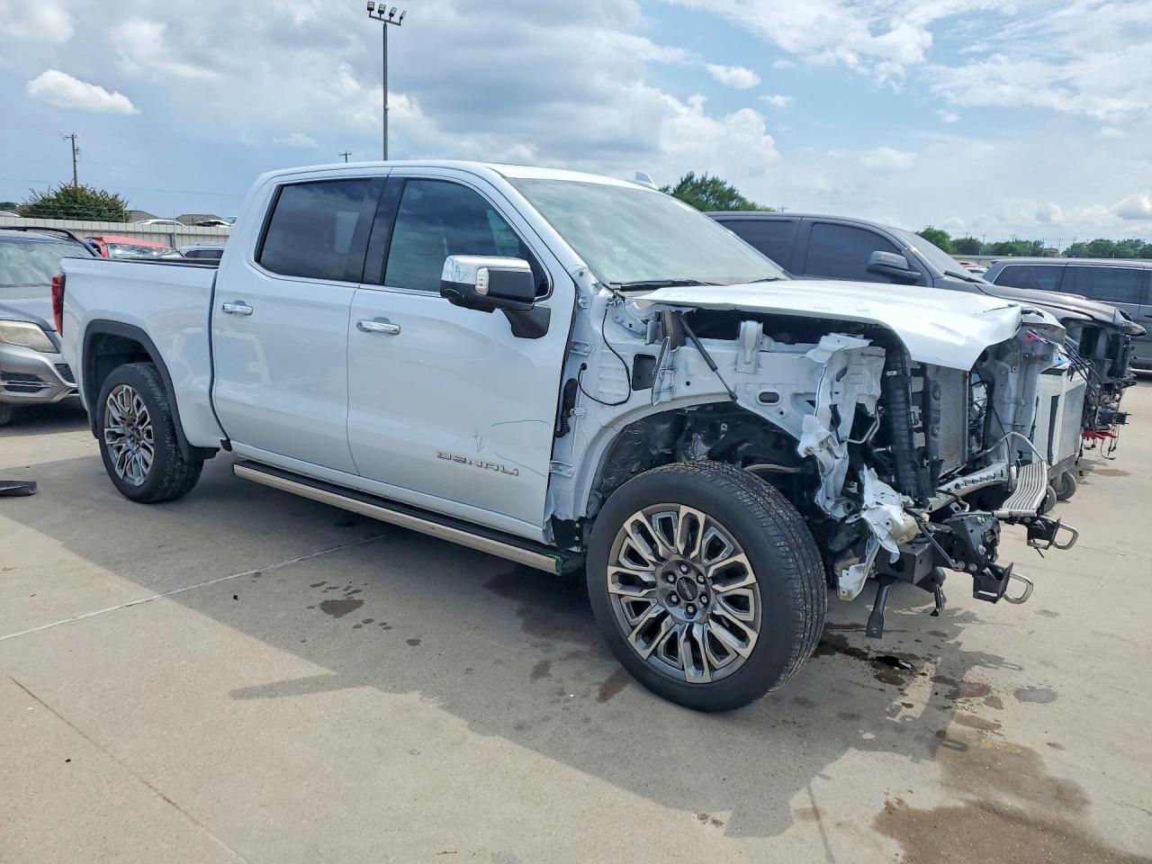 2026 Gmc Sierra K1500 Denali Ultimate White vin: 1GTUUHELXTZ182572