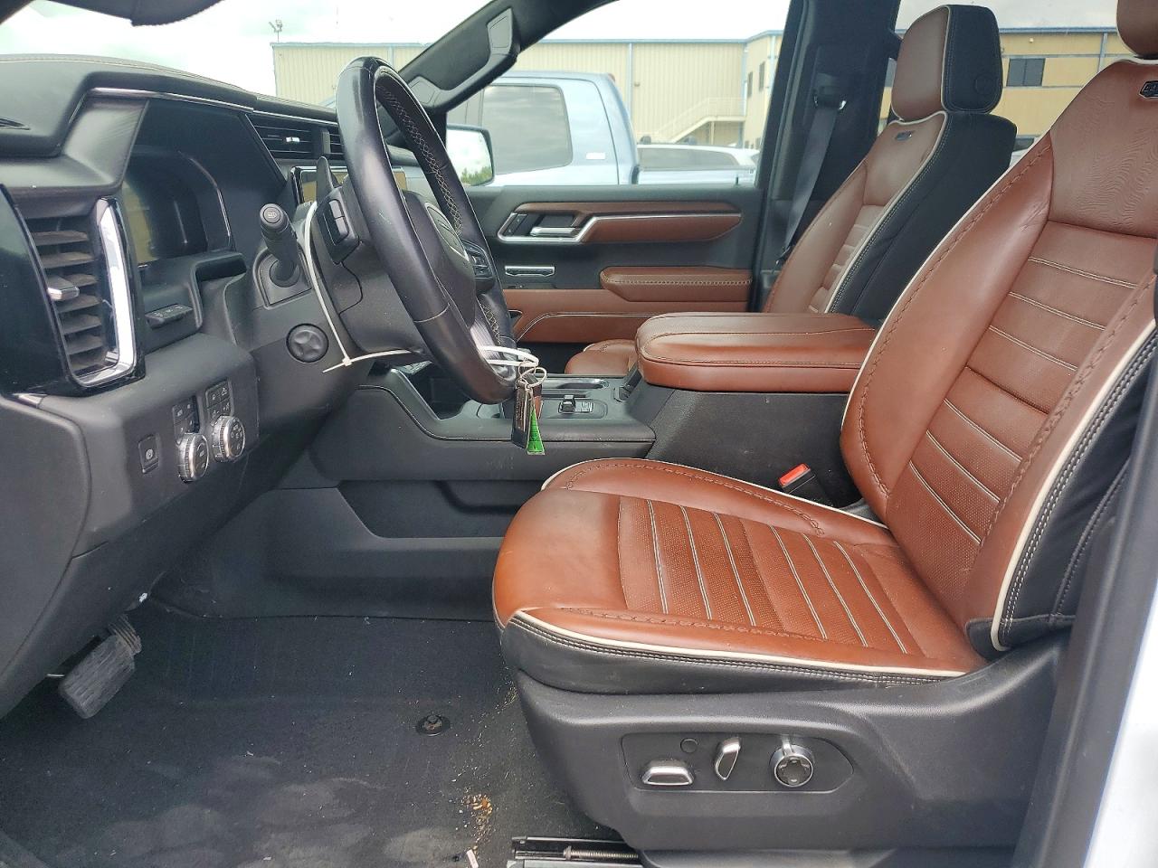 2026 Gmc Sierra K1500 Denali Ultimate White vin: 1GTUUHELXTZ182572