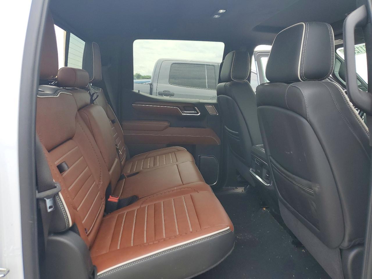 2026 Gmc Sierra K1500 Denali Ultimate White vin: 1GTUUHELXTZ182572