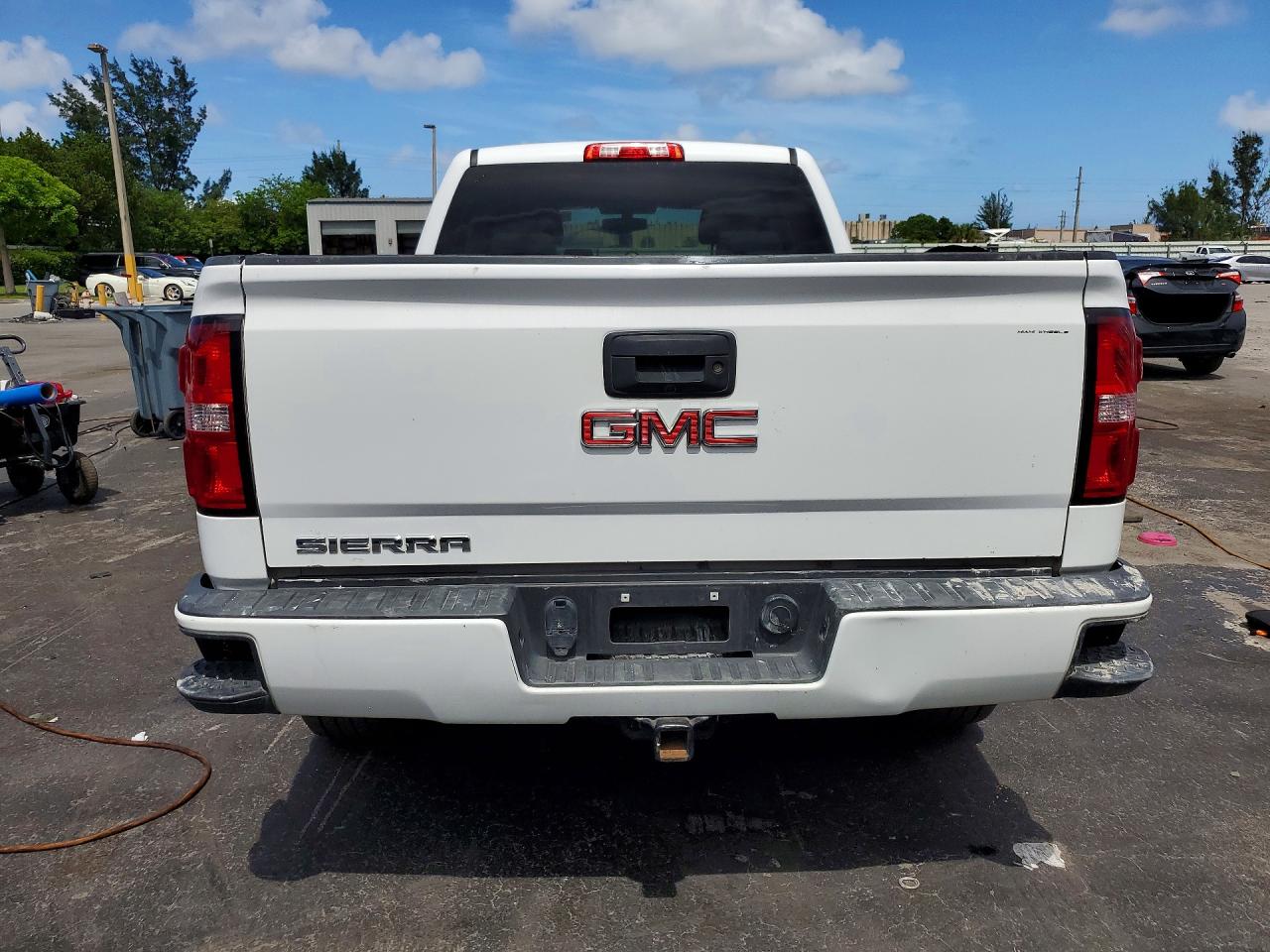 2018 Gmc Sierra K1500 White vin: 1GTV2LEC0JZ277460