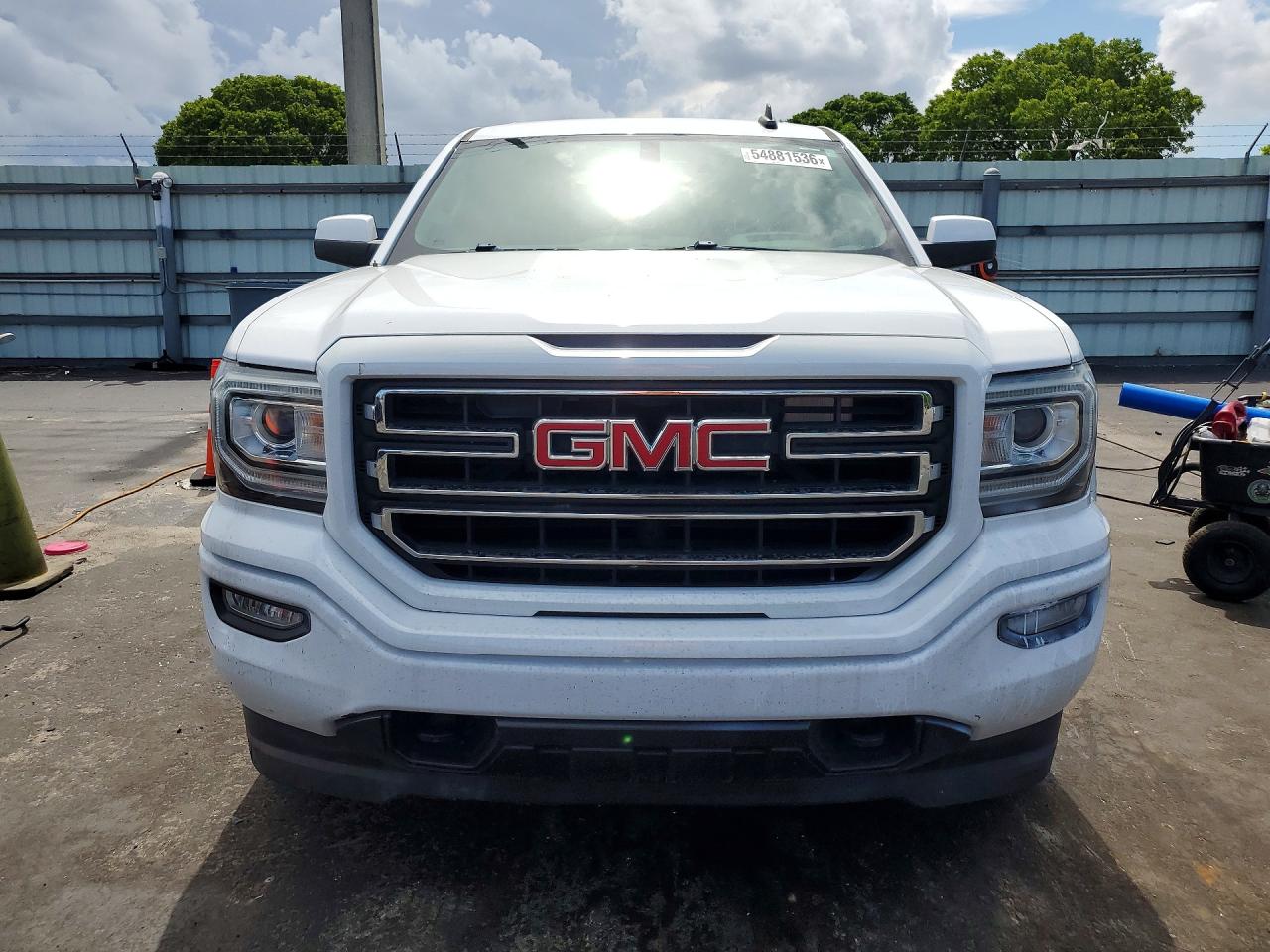2018 Gmc Sierra K1500 White vin: 1GTV2LEC0JZ277460
