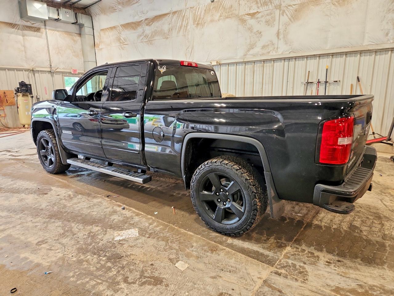 2017 Gmc Sierra Black vin: 1GTV2LECXHZ401907
