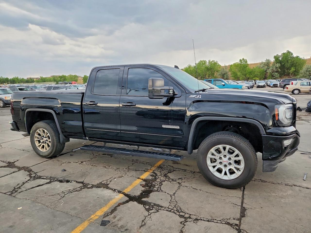 2017 Gmc Sierra K1500 Sle Black vin: 1GTV2MEC2HZ278674