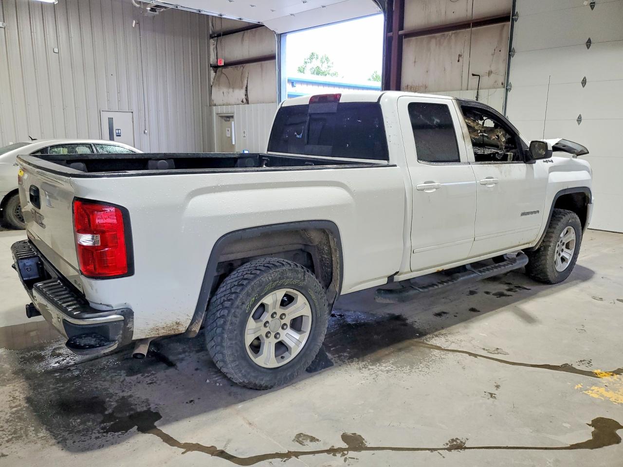 2017 Gmc Sierra K1500 Sle White vin: 1GTV2MEC3HZ173562