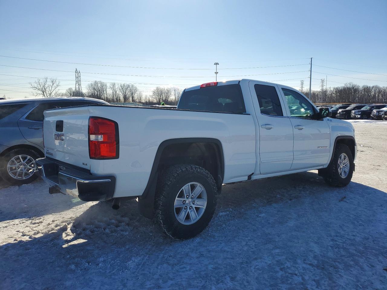 2018 Gmc Sierra K1500 Sle White vin: 1GTV2MEC6JZ327803