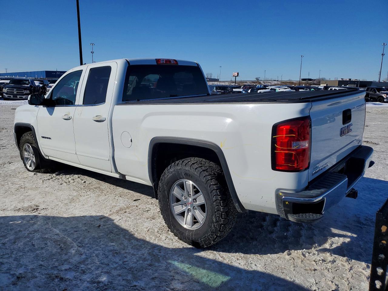 2018 Gmc Sierra K1500 Sle White vin: 1GTV2MEC6JZ327803