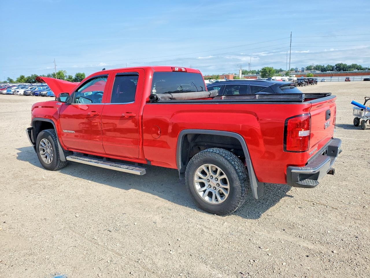 2018 Gmc Sierra K1500 Sle Red vin: 1GTV2MEC7JZ333478