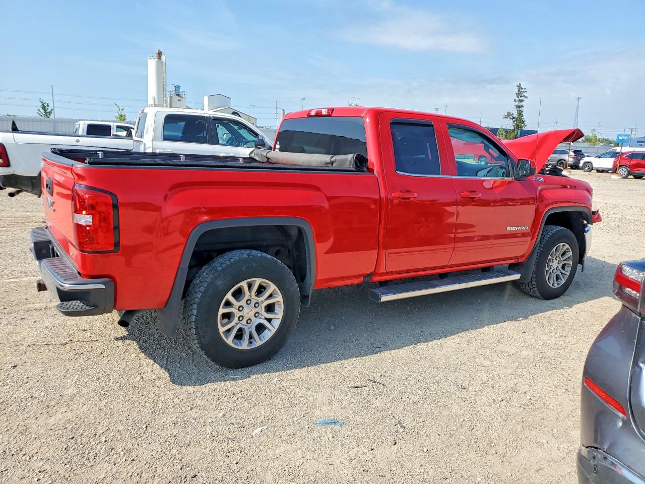 2018 Gmc Sierra K1500 Sle Red vin: 1GTV2MEC7JZ333478