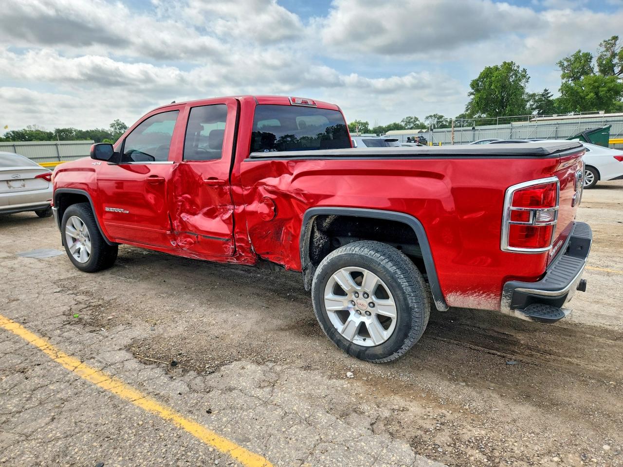 2015 Gmc Sierra K1500 Sle Red vin: 1GTV2UEC2FZ254338