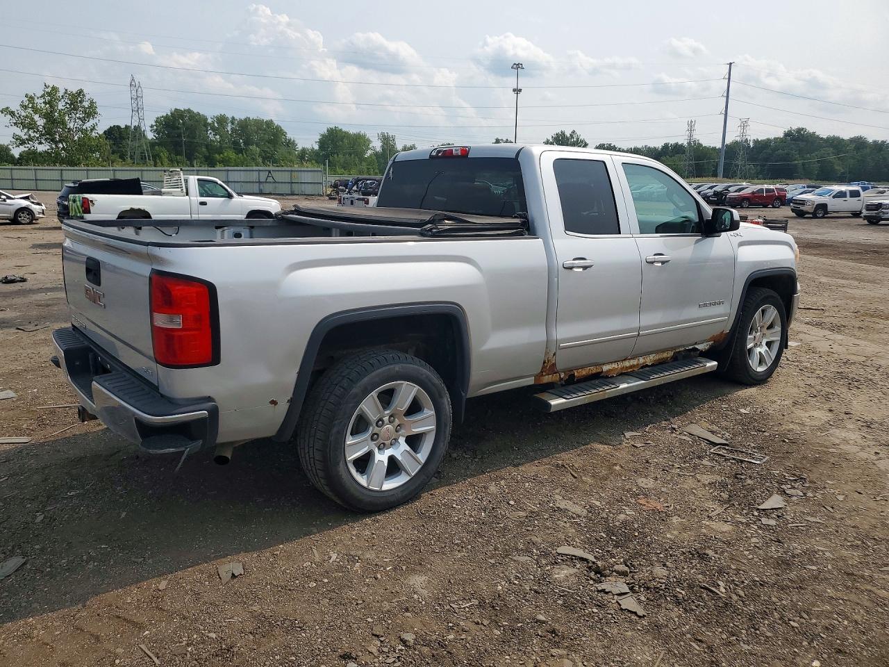 2015 Gmc Sierra K1500 Sle Серебряный vin: 1GTV2UEC3FZ362502