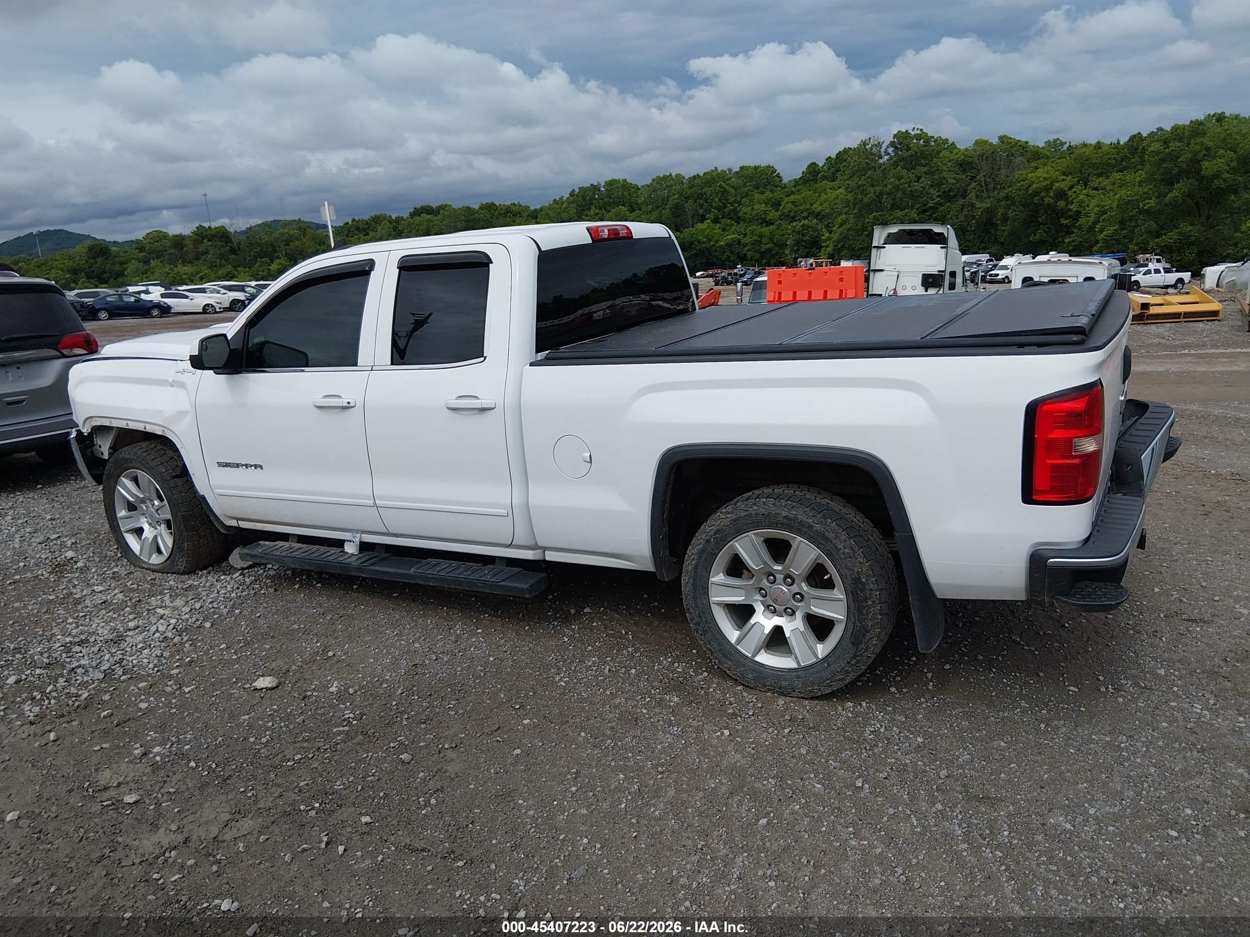 2015 Gmc Sierra 1500 Sle White vin: 1GTV2UEC4FZ351850
