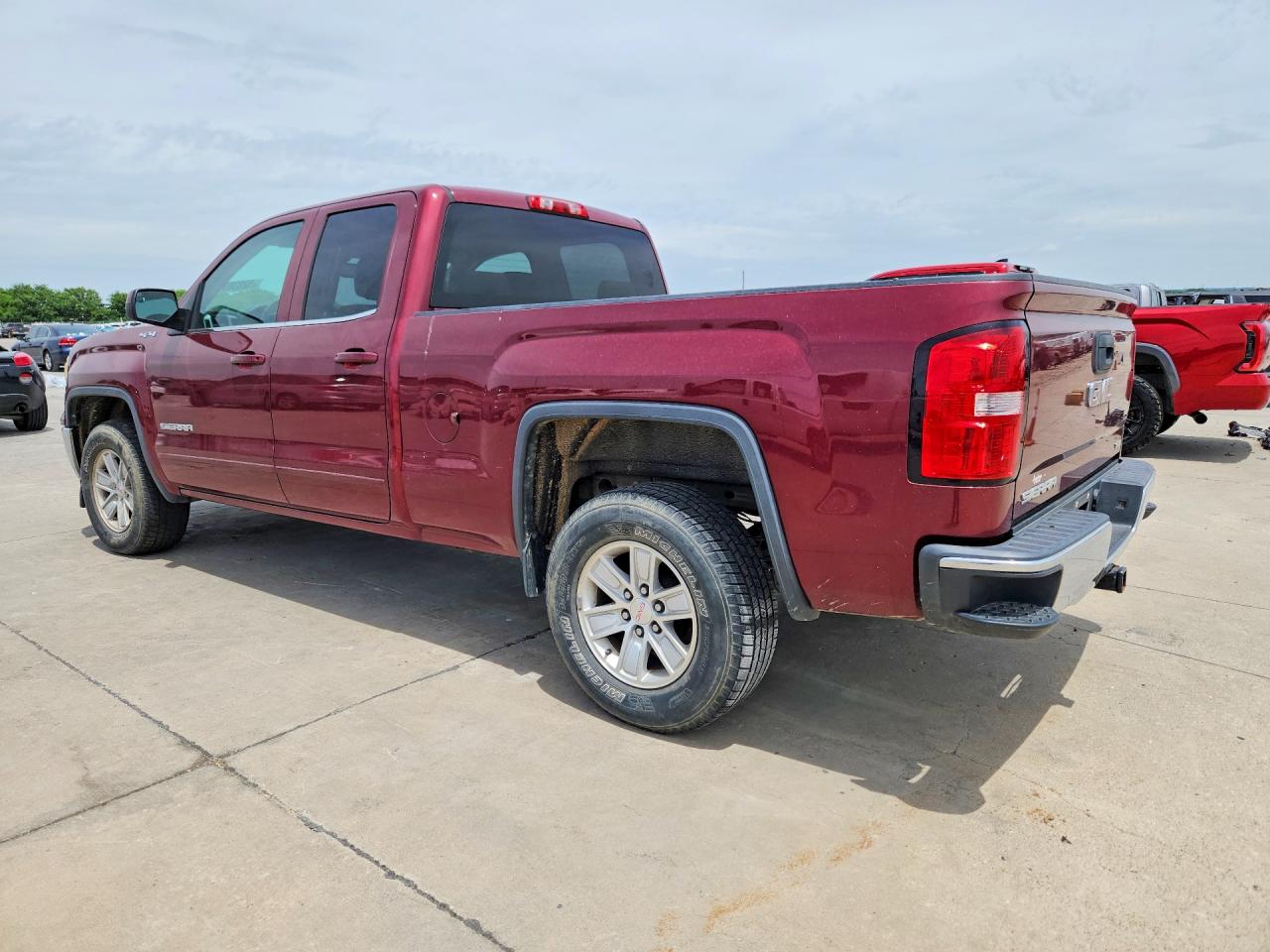 2015 Gmc Sierra K1500 Sle Red vin: 1GTV2UEC5FZ359858